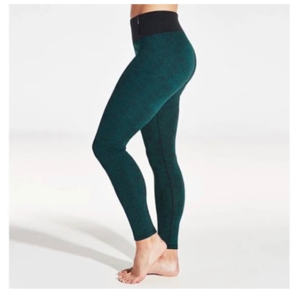Calia Women's Jacquard Leggings Green/Black Snakeskin Size Large